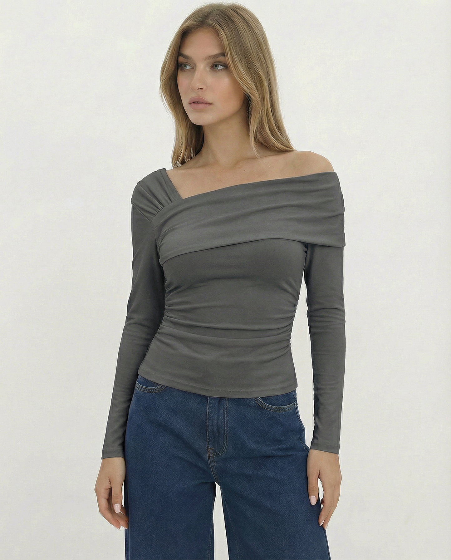 Elowyn Sleek Shoulder Top