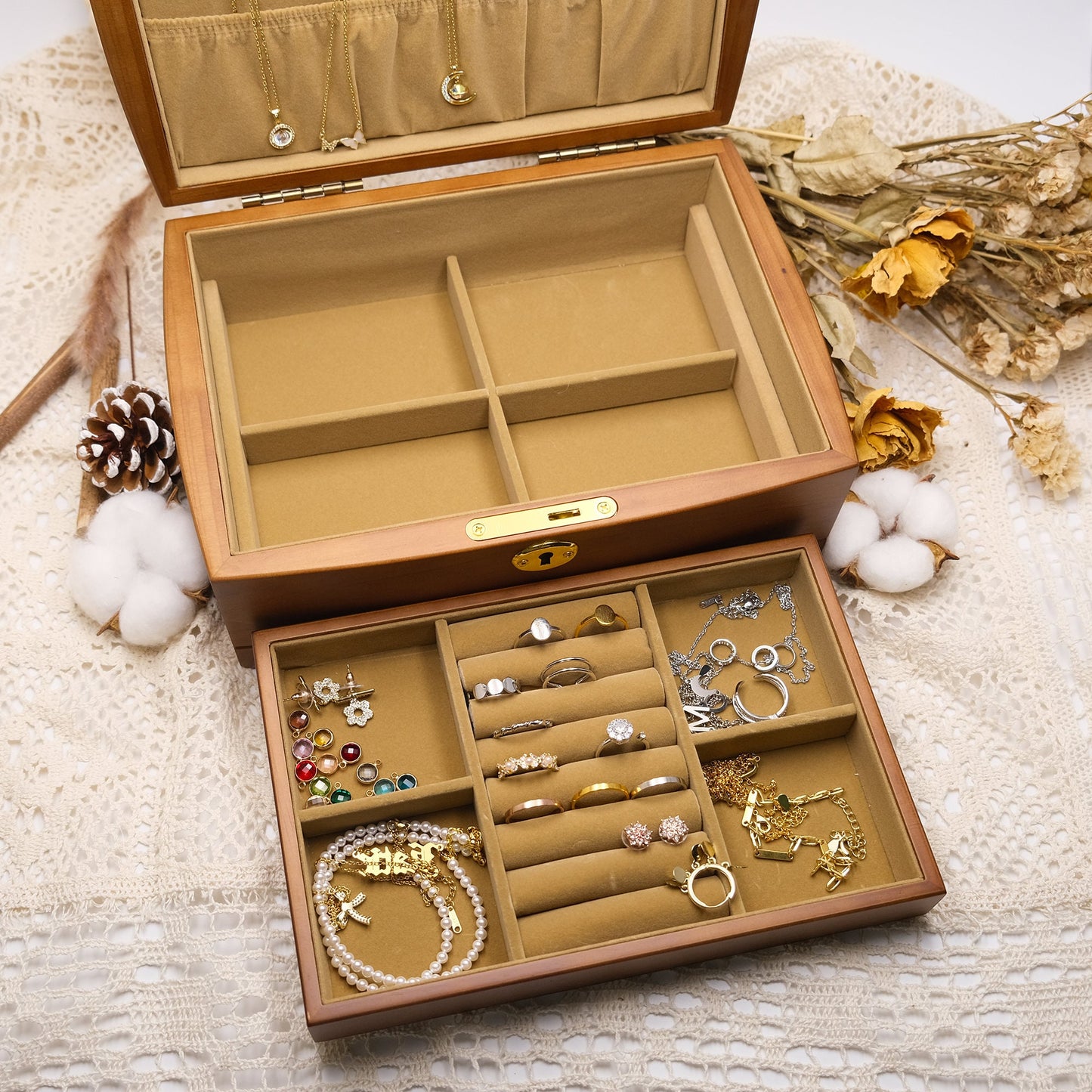 Personalized Wooden Jewelry Box, Customized Retro Jewelry Box, Personalized Wooden Jewelry Box with Lock and Key, Elegant Retro Gift for Her