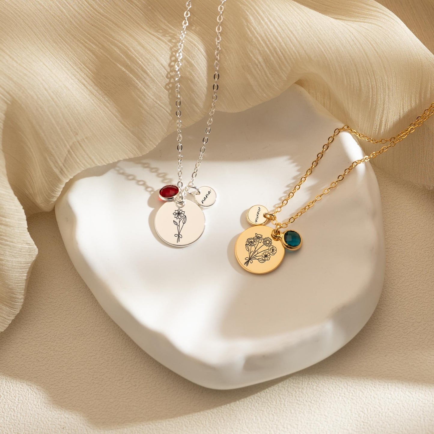 Family Birth Flower Bouquet Necklace, Engraved Birthflower Pendant, Mothers day Gift for Grandma, Birthstone Jewelry, Christmas Gift for Her